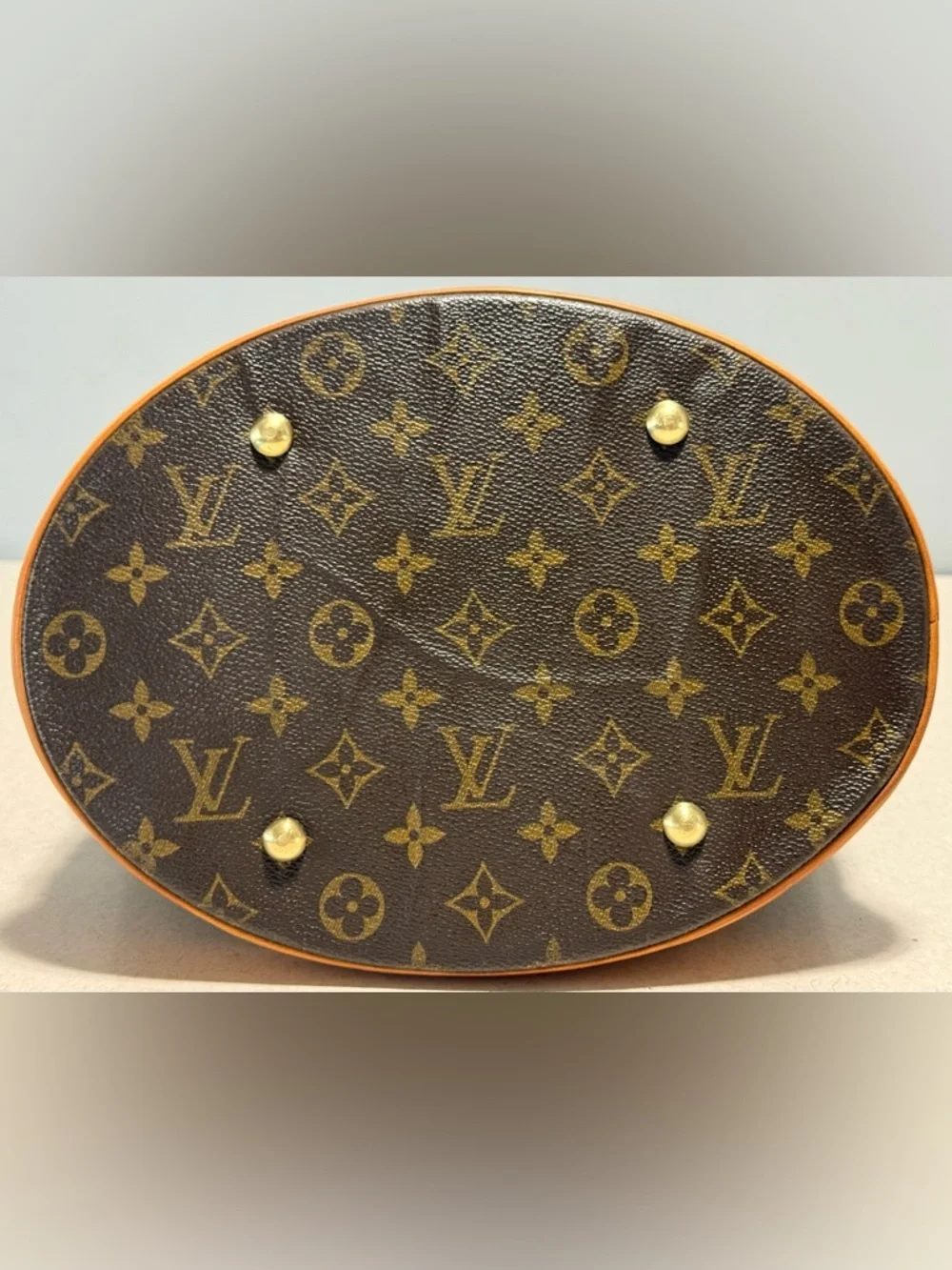 Louis Vuitton Bucket GM Monogram Shoulder Bag - Picture 5 of 16